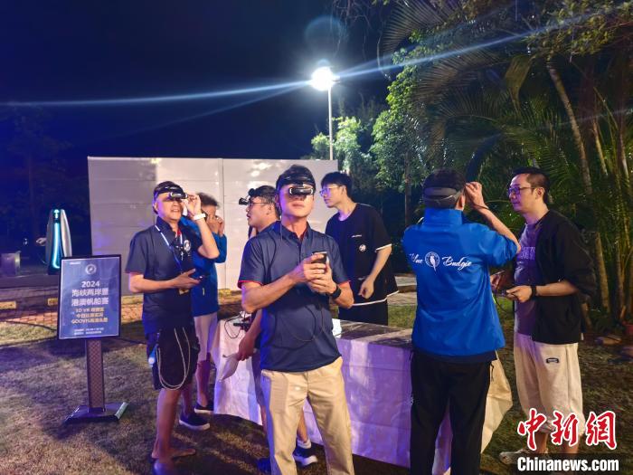 星空海风下的选手之夜：台湾歌手点亮现场并点