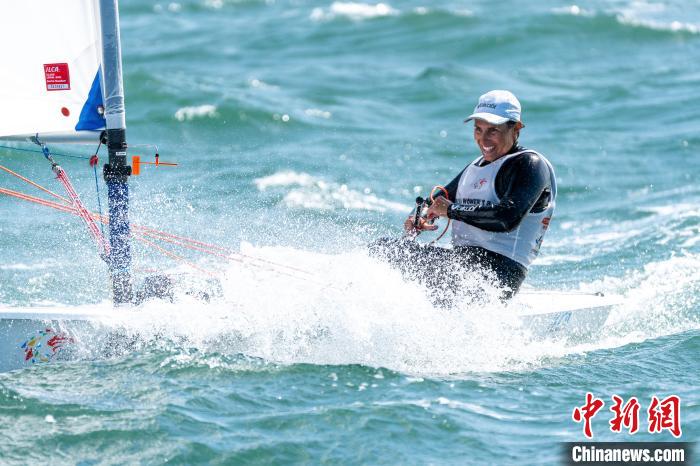 法国选手Cervera夺得女子