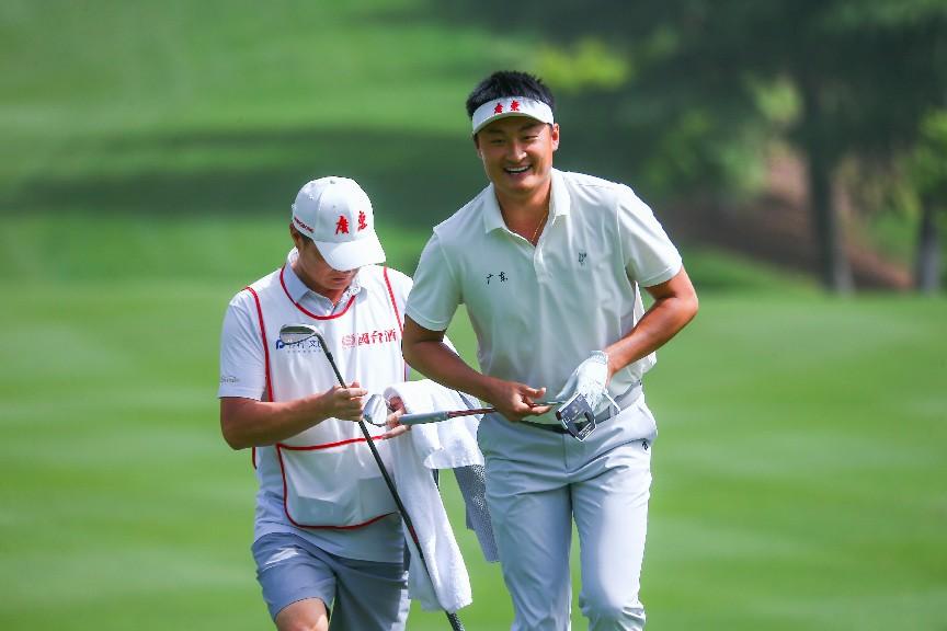 浙江队险胜天津队夺男团冠军，广东队包揽男女