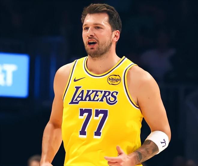 东契奇两战狂砍100分+6抢断，湖人连胜8场冲击总