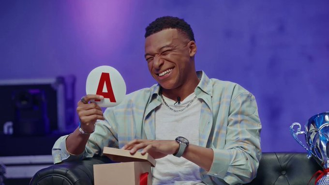 姆巴佩盛赞C罗：无所不能的前锋典范